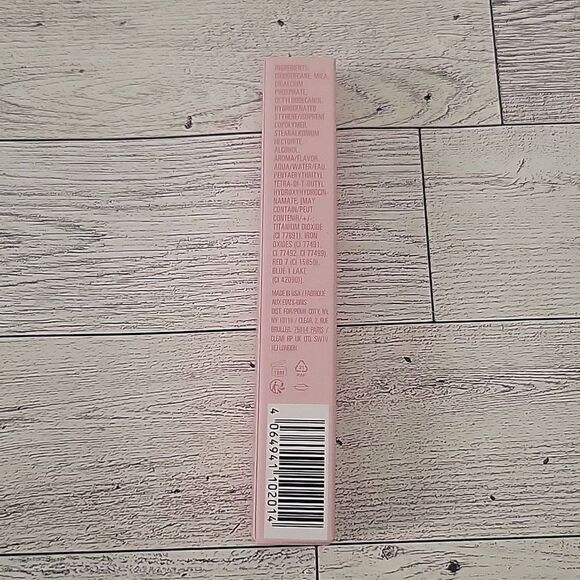 Kylie Matte Liquid Lipstick in Shade 820 - Picture 2 of 5